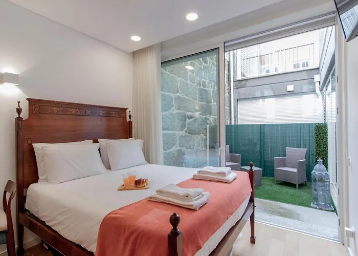 Cozy W/ Patio By Lovelystay