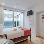 Lejlighed Cozy W/ Patio By Lovelystay