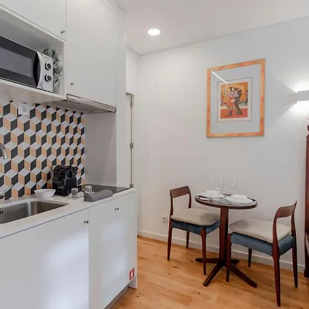 Appartement Cozy W/ Patio By Lovelystay