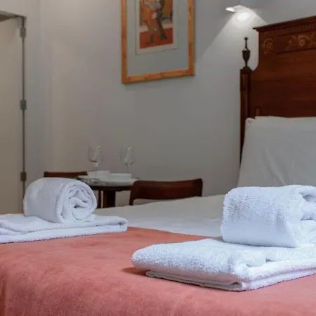 Cozy W/ Patio By Lovelystay *